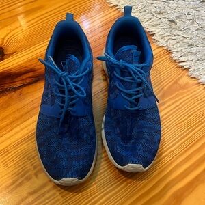 Nike blue roshe shoes, size 8